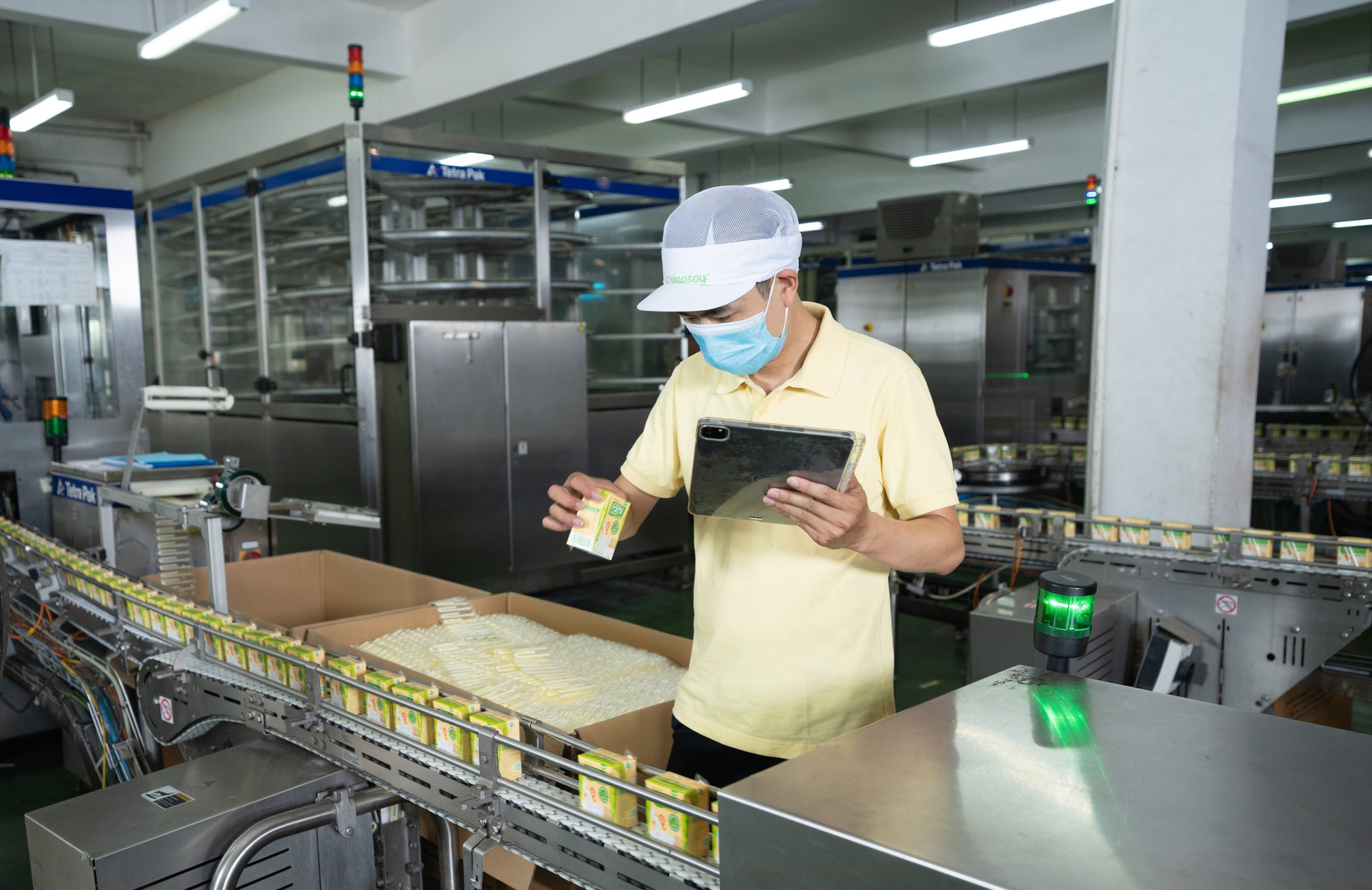 Đã có kết quả kiểm định lô sữa đậu nành Fami Canxi xuất đi Nhật bị yêu cầu tiêu huỷ: Kết quả không nhiễm vi khuẩn Coliforms - Ảnh 1.