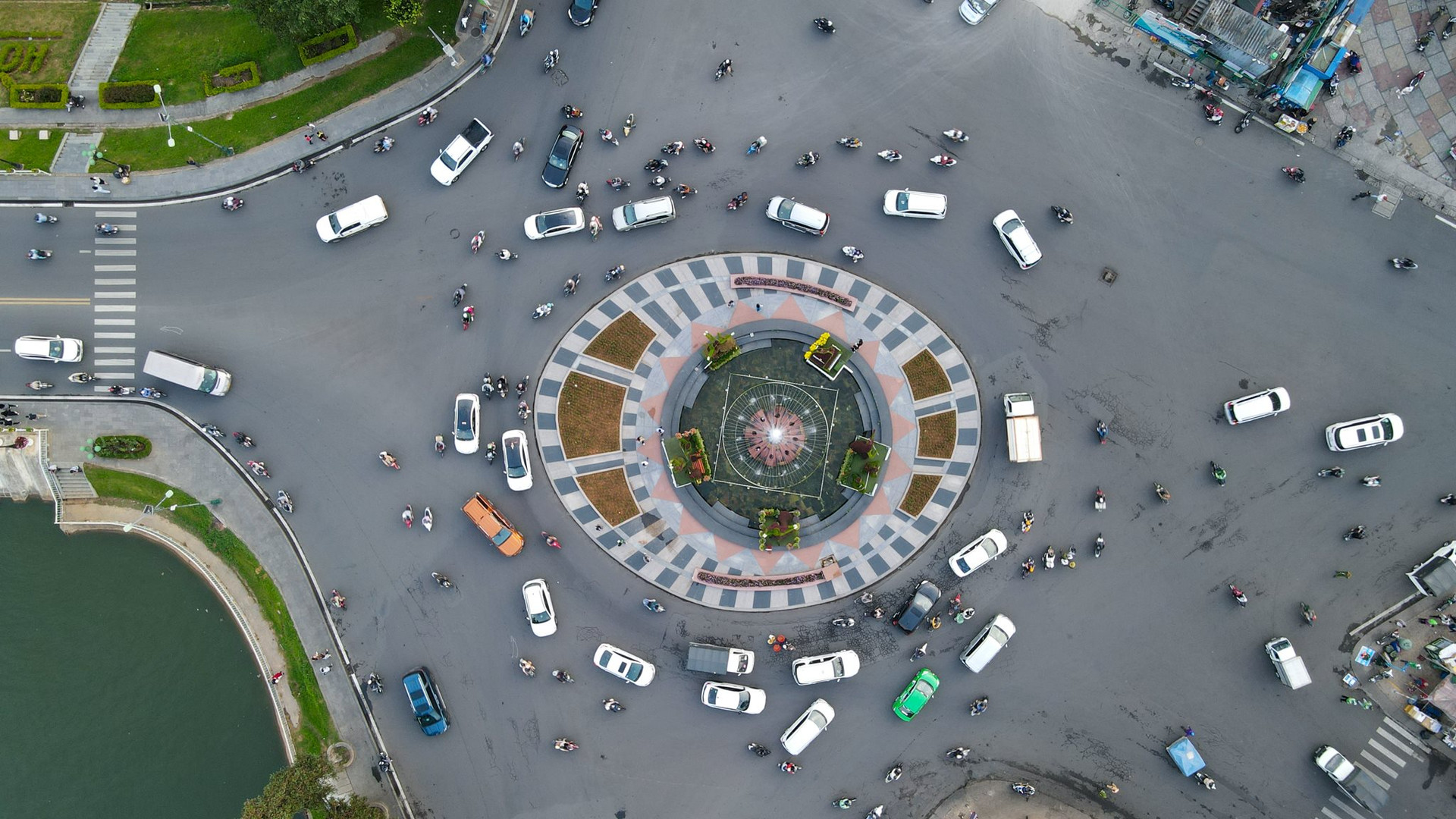 Đà Lạt vắng vẻ bất ngờ trong ngày đầu nghỉ lễ - Ảnh 3.