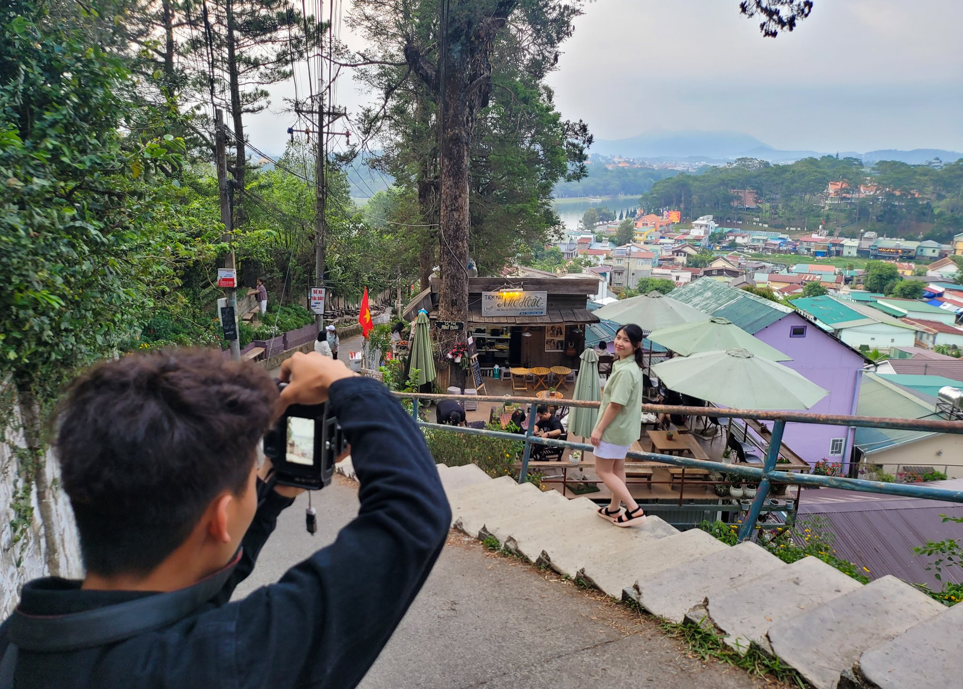 Đà Lạt vắng vẻ bất ngờ trong ngày đầu nghỉ lễ - Ảnh 5.