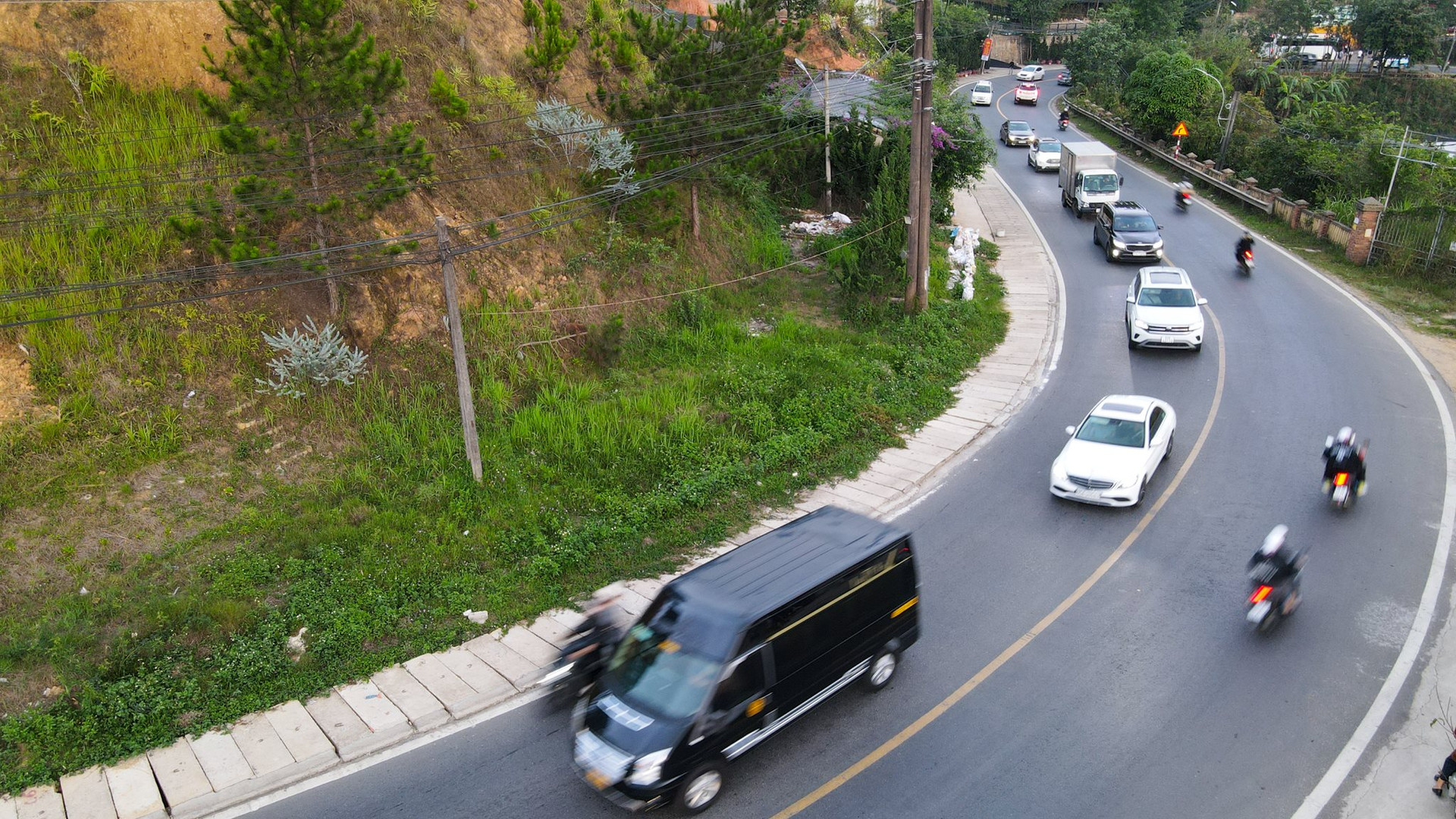 Đà Lạt vắng vẻ bất ngờ trong ngày đầu nghỉ lễ - Ảnh 9.