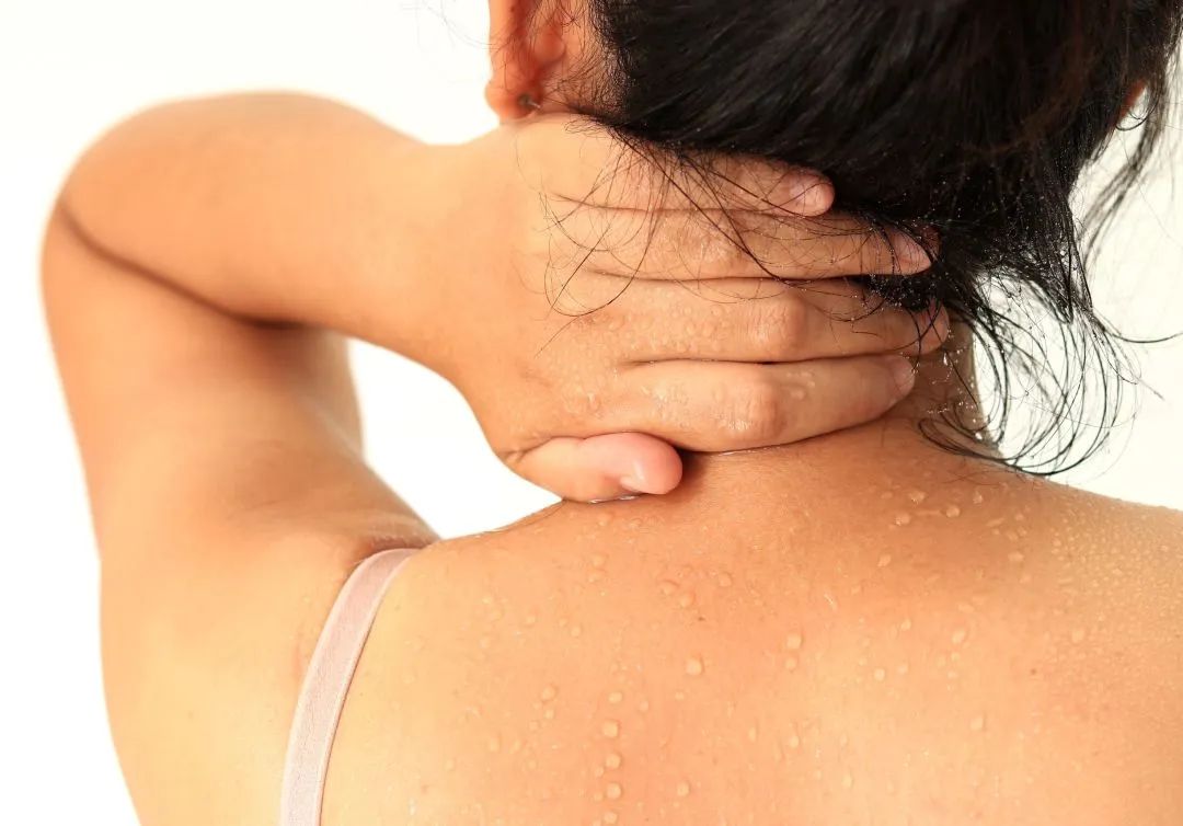 Người đàn ông bị đột tử khi tắm, cảnh báo 3 thói quen khi tắm cần loại bỏ càng sớm càng tốt để giữ tính mạng - Ảnh 4. Người đàn ông bị đột tử khi tắm, cảnh báo 3 thói quen khi tắm cần loại bỏ càng sớm càng tốt để giữ tính mạng - Ảnh 4.