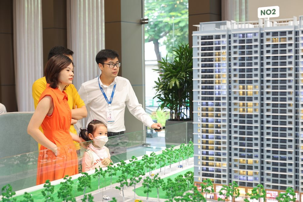 Giá chung cư tại nhiều dự án ở Long Biên chạm mốc hơn 70 triệu đồng/m2, tương đương giá chung cư tại Cầu Giấy - Ảnh 1.