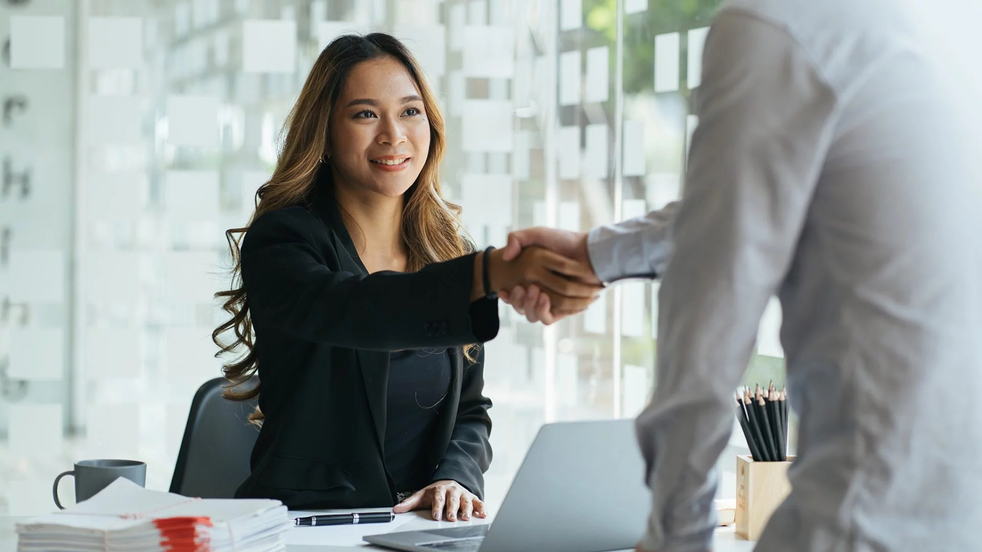 Nhà tuyển dụng nữ: "Nếu khóa quần của tôi chưa kéo, bạn làm cách nào để nhắc tôi?" Người có EQ cao cỡ nào mới có thể giải đáp câu hỏi này? - Ảnh 2.