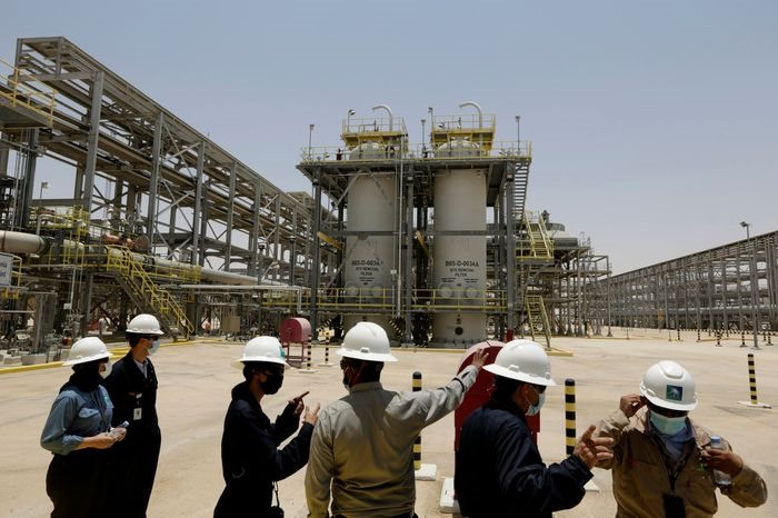 Đằng sau quyết định cắt sản lượng của Ả Rập Xê Út cùng OPEC+: Muốn đưa giá dầu lên 100 USD/thùng, cần tiền để tài trợ cho dự án 7 nghìn tỷ USD? - Ảnh 1.