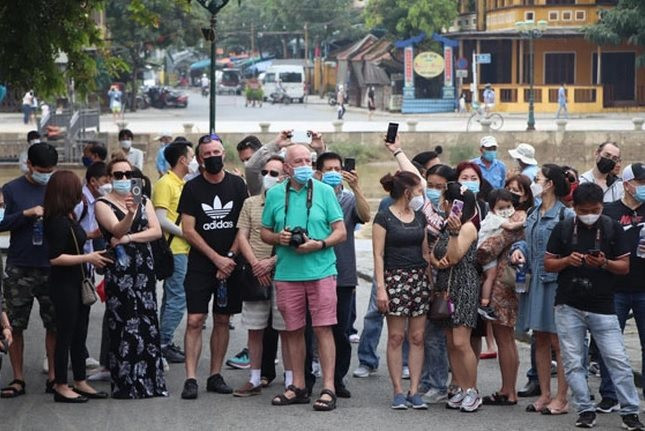 Ngành du lịch “nhà người ta”: Cùng lưu trú 9 ngày, khách quốc tế đến Việt Nam tiêu 1.200 USD, nhưng qua Thái Lan chịu chi gấp đôi tới 2.500 USD - Ảnh 1.