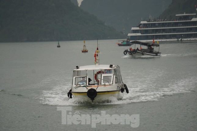 Tìm thấy hộp đen của trực thăng rơi trên vịnh Hạ Long - Ảnh 3.