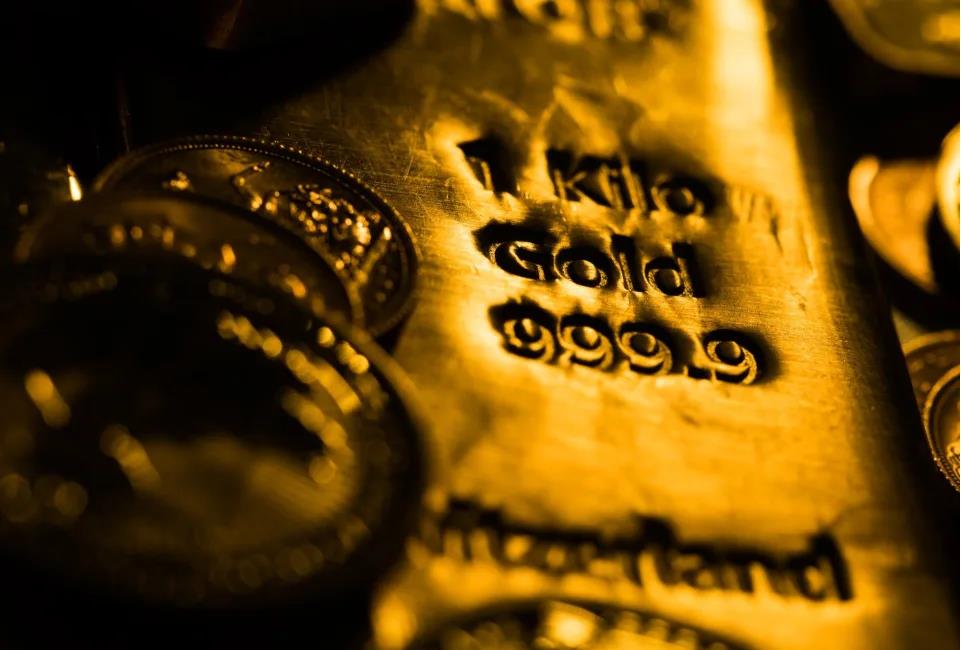 Giá vàng ổn định trên 2.000 USD/ounce khi Mỹ có dấu hiệu suy thoái - Ảnh 1.