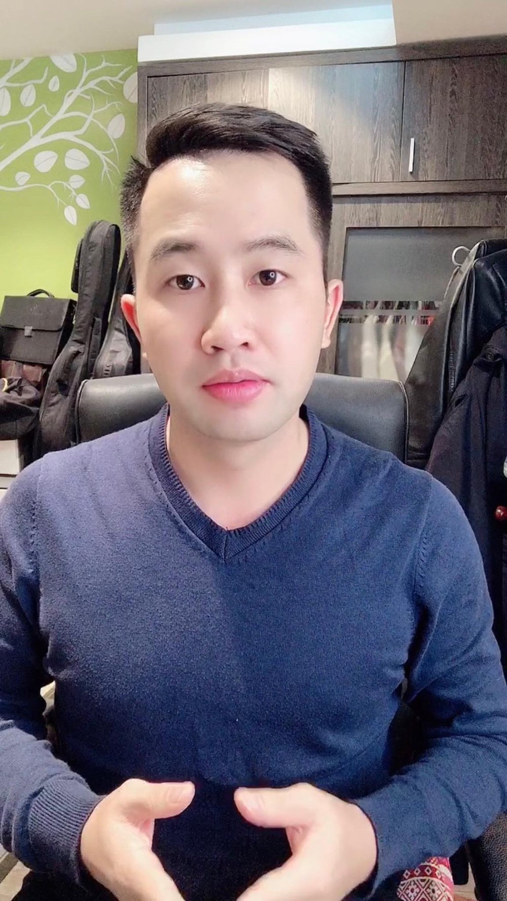 Trương Quốc Anh réo tên 1 "chiến thần livestream", nhận xét cách kiếm tiền của người này là hệ lụy khôn lường - Ảnh 3. Trương Quốc Anh réo tên 1 "chiến thần livestream", nhận xét cách kiếm tiền của người này là hệ lụy khôn lường - Ảnh 3.