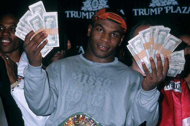 Mike Tyson's reckless spending habits caused him to lose 400 million USD: Giving a supercar to the opponent who beat him - Photo 1.
