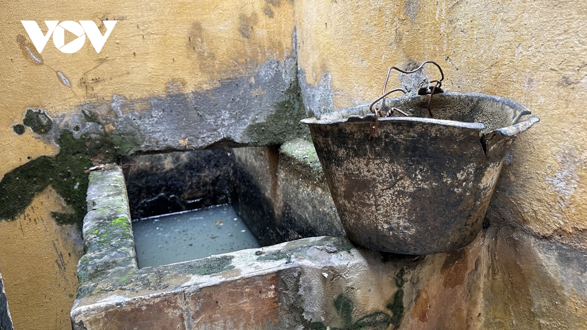 Hình ảnh nhà vệ sinh ở Hà Nội xuống cấp, bị người dân lấn chiếm - Ảnh 8.