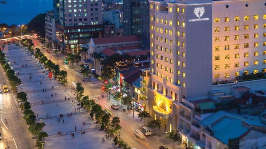 Chủ khách sạn 4 sao Saigon Prince Hotel nằm đắc địa trên phố đi bộ Nguyễn Huệ tiếp tục báo lỗ hơn 182 tỷ đồng - Ảnh 1.