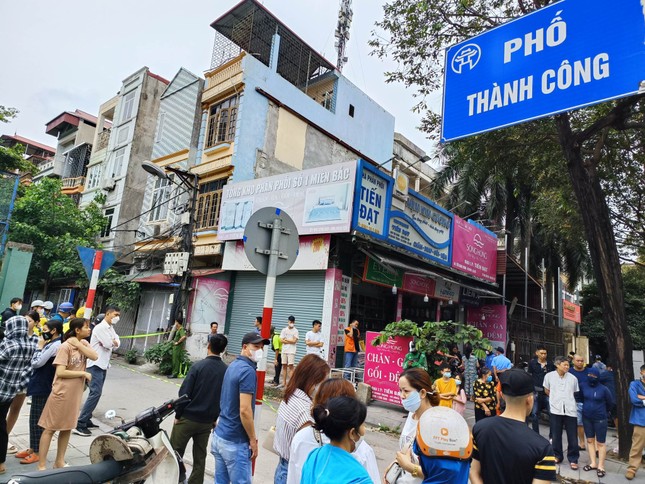 Vụ cháy 4 người tử vong ở Hà Nội: Nhân chứng bàng hoàng kể lại - Ảnh 2.