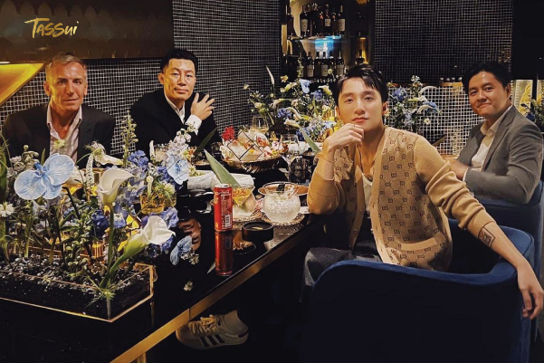 "Mục sở thị" nhà hàng xuất hiện trong bức ảnh hiếm có giữa nhà mốt Gucci và Sơn Tùng M-TP: Không gian đậm màu quý tộc Nhật, mòn ăn toàn hàng tuyển - Ảnh 1. "Mục sở thị" nhà hàng xuất hiện trong bức ảnh hiếm có giữa nhà mốt Gucci và Sơn Tùng M-TP: Không gian đậm màu quý tộc Nhật, mòn ăn toàn hàng tuyển - Ảnh 1.