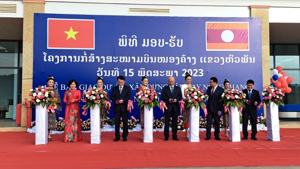 HAGL Agrico bàn giao sân bay Nong Khang - Lào - Ảnh 2. HAGL Agrico bàn giao sân bay Nong Khang - Lào - Ảnh 2.