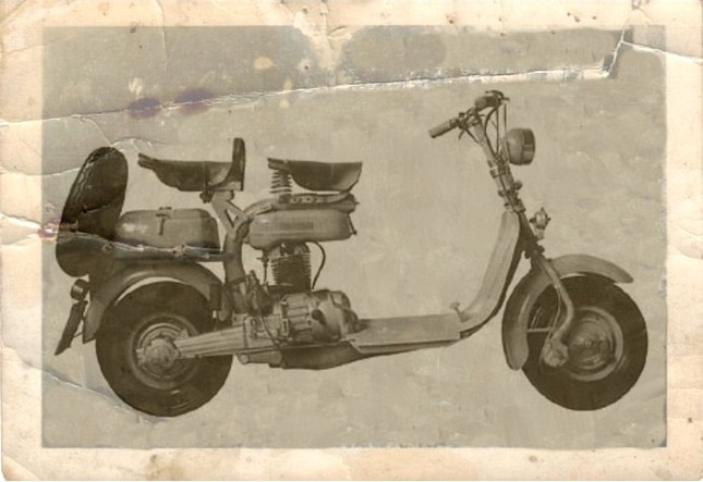 Dân chơi Hà thành chi hơn 10.000 USD 'săn' xe gắn máy đời cổ - Ảnh 1.
