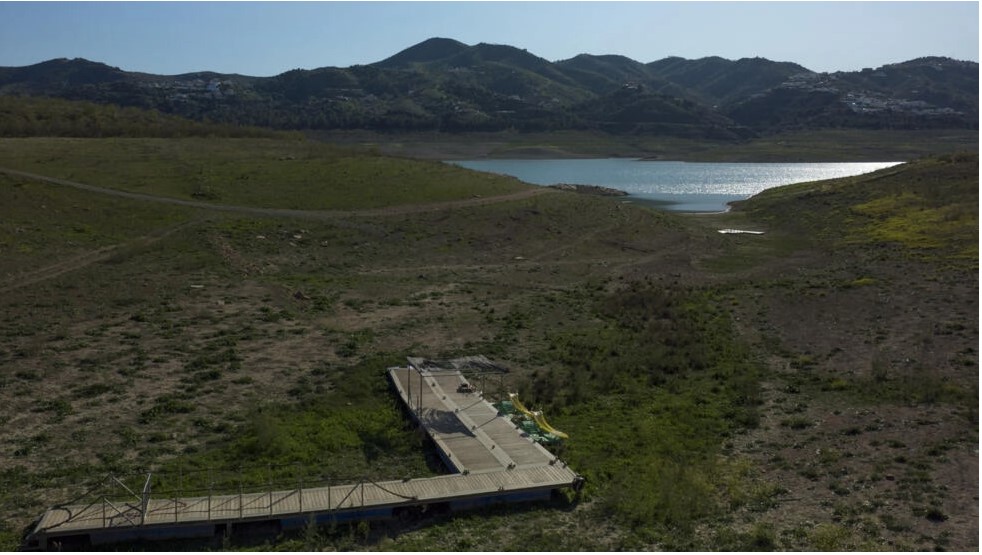 'Vàng xanh' bốc hơi nhanh chóng: Quốc gia châu Âu gióng hồi chuông cảnh báo về hiện tượng chưa từng có - Ảnh 2. 'Vàng xanh' bốc hơi nhanh chóng: Quốc gia châu Âu gióng hồi chuông cảnh báo về hiện tượng chưa từng có - Ảnh 2.