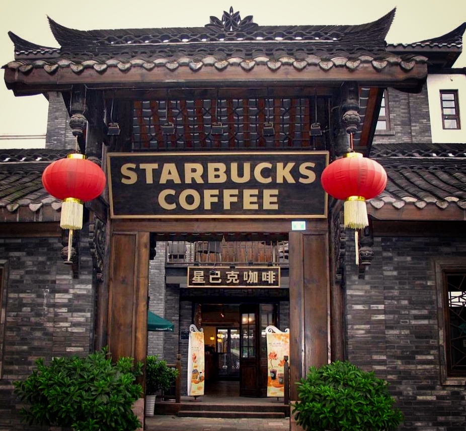 Người Trung Quốc mê trà nhưng Starbucks không bị “khai tử” mà mở hơn 6000 cửa hàng, doanh thu năm 2022 tới 2,5 tỷ USD: Tất cả là nhờ vào 1 chiến lược “thâm nhập” đặc biệt - Ảnh 2.