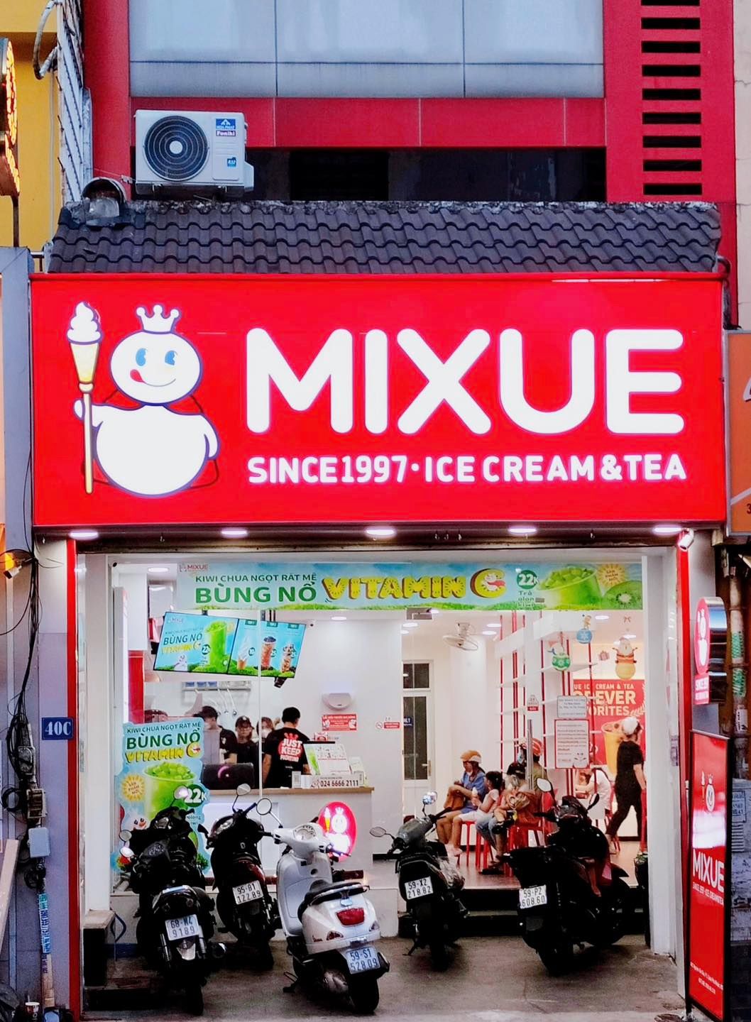 Chuỗi kem và trà sữa giá rẻ Mixue chạm mốc 1.000 cửa hàng tại Việt Nam: Bằng tổng Highland Coffee, Phúc Long, The Coffee House, Trung Nguyên Legend cộng lại - Ảnh 3.