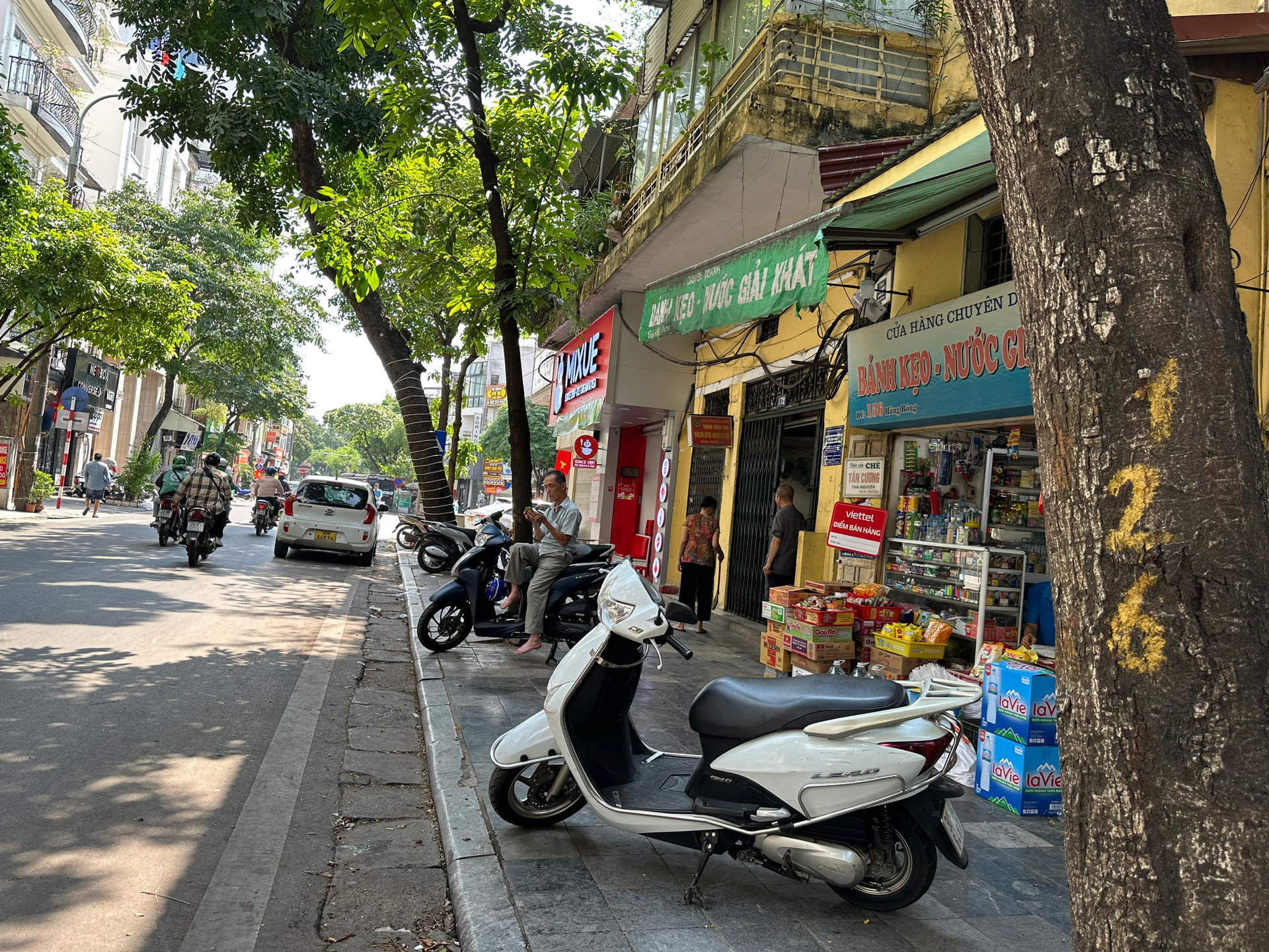 Nhà mặt phố tại Hà Nội: Rao cả năm vẫn không có khách, nhắc tới giá ai cũng “ngỡ ngàng” - Ảnh 3.