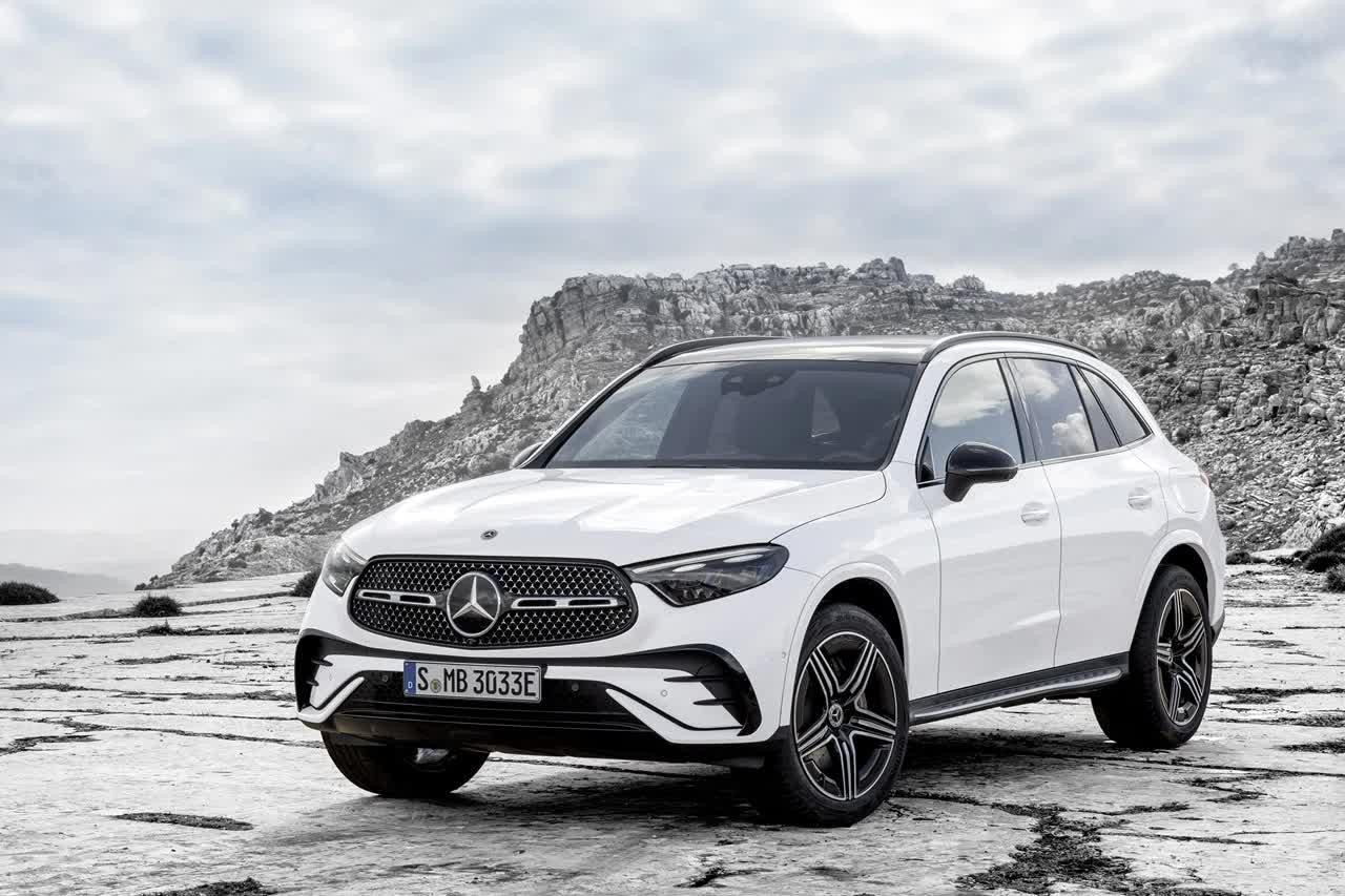Hết thời bán 'bia kèm lạc', nhiều mẫu xe SUV gầm cao giảm giá sập sàn hơn 300 triệu đồng, còn được thêm quà tặng - Ảnh 2. Hết thời bán 'bia kèm lạc', nhiều mẫu xe SUV gầm cao giảm giá sập sàn hơn 300 triệu đồng, còn được thêm quà tặng - Ảnh 2.