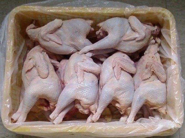 Bộ Nông nghiệp lên tiếng việc hàng chục nghìn tấn gà thải ‘tuồn’ vào Việt Nam - Ảnh 2.