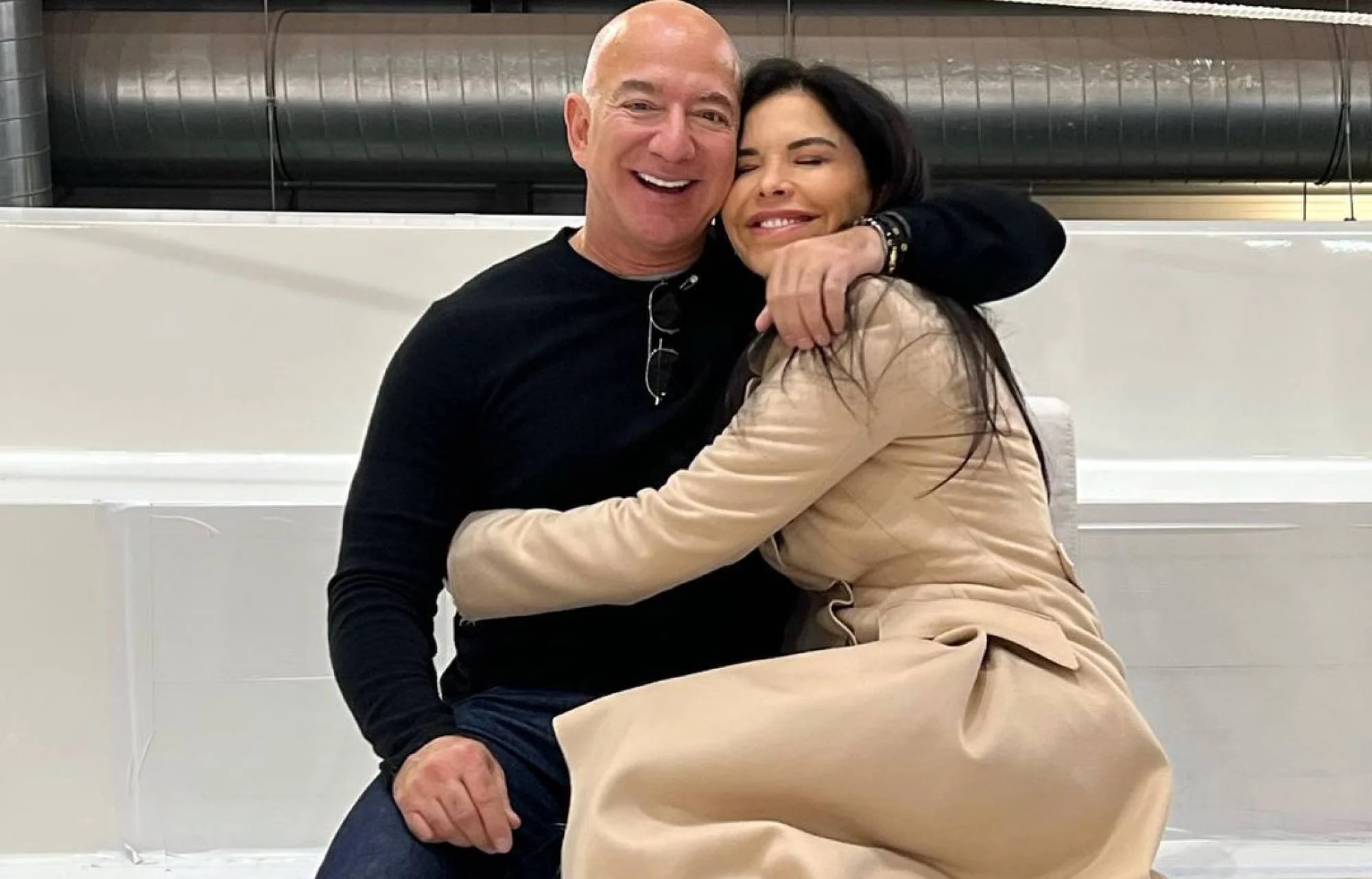 Con gái nuôi &quot;bí ẩn&quot; sẽ thừa kế ¼ tài sản của tỷ phú Jeff Bezos: “Phải” tiêu hết 1,1 tỷ đồng/tuần, sắp xuất hiện trước công chúng với vai trò mới - Ảnh 4.
