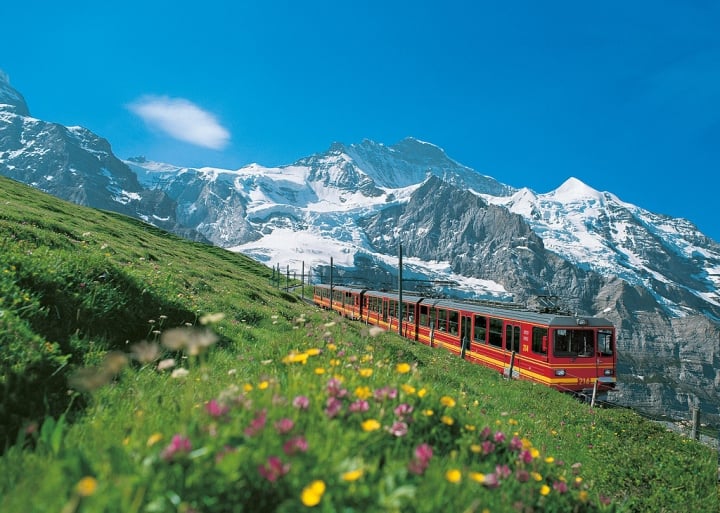 Tận mắt chiêm ngưỡng 3 tuyến đường sắt đẹp nhất ở Thuỵ Sĩ - Ảnh 5.