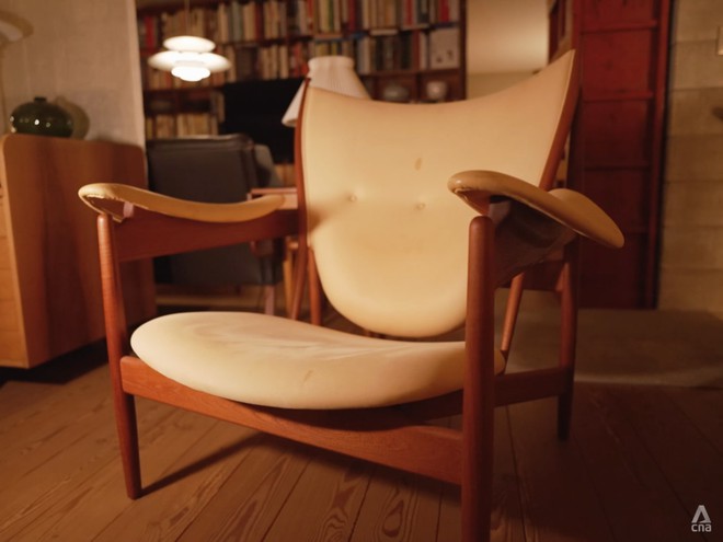 Độc lạ bộ sưu tập hơn 1.400 chiếc ghế hàng hiệu 'siêu hiếm' của giáo sư người Nhật - Ảnh 3.