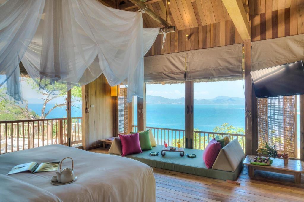 ‏Có gì ở resort do HH Ngọc Hân làm sếp, giá phòng tới gần 100 triệu đồng/đêm: Khu nghỉ dưỡng 5 sao trên vịnh biển đẹp nhất Việt Nam, doanh thu tới trăm tỷ đồng vẫn lỗ - Ảnh 14.