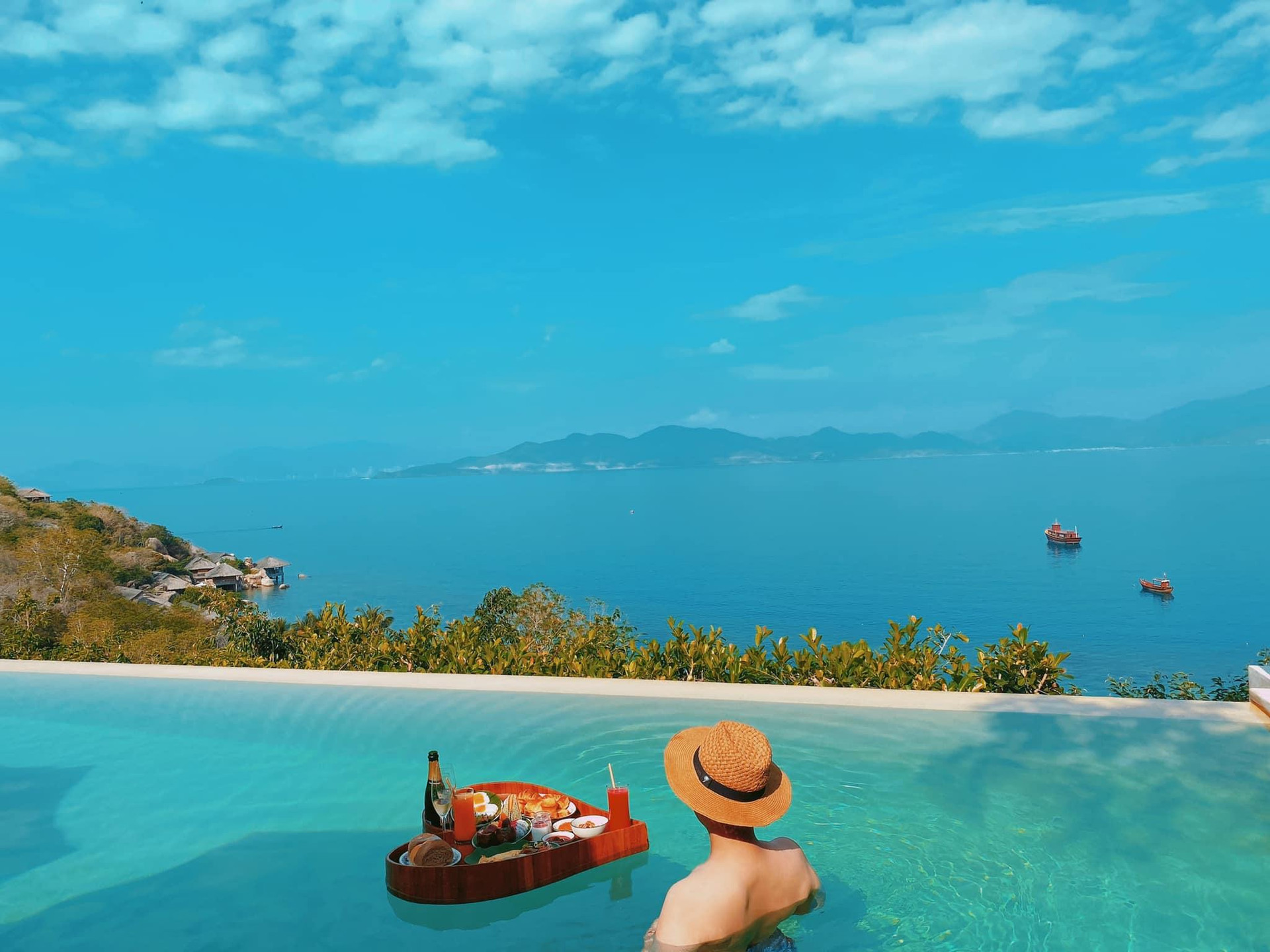 ‏Có gì ở resort do HH Ngọc Hân làm sếp, giá phòng tới gần 100 triệu đồng/đêm: Khu nghỉ dưỡng 5 sao trên vịnh biển đẹp nhất Việt Nam, doanh thu tới trăm tỷ đồng vẫn lỗ - Ảnh 16.