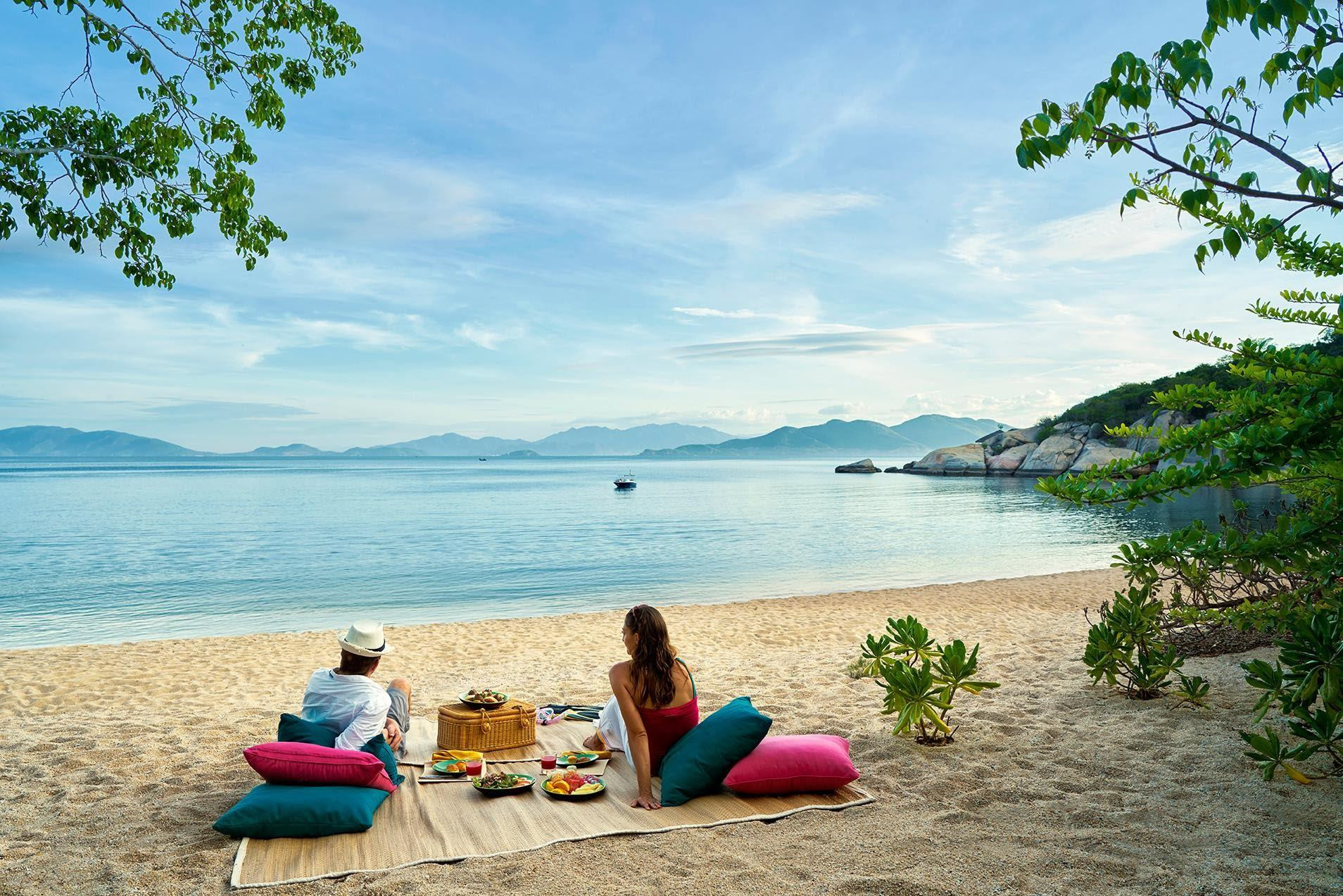 ‏Có gì ở resort do HH Ngọc Hân làm sếp, giá phòng tới gần 100 triệu đồng/đêm: Khu nghỉ dưỡng 5 sao trên vịnh biển đẹp nhất Việt Nam, doanh thu tới trăm tỷ đồng vẫn lỗ - Ảnh 18.