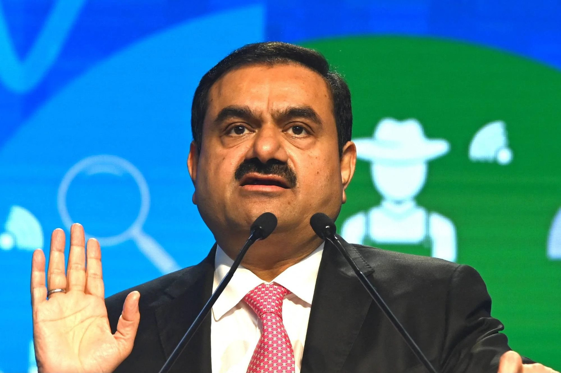 5 tỷ phú quyền lực nhất châu Á: Gautam Adani hay Lý Gia Thành cũng bị người này bỏ xa - Ảnh 6. 5 tỷ phú quyền lực nhất châu Á: Gautam Adani hay Lý Gia Thành cũng bị người này bỏ xa - Ảnh 6.