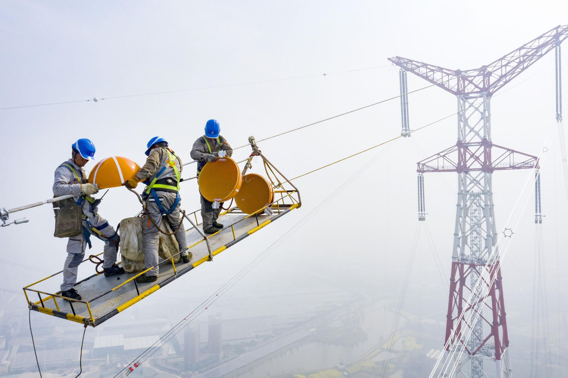 Điều ít biết về doanh thu cực khủng của công ty Trung Quốc sẽ bán điện cho Quảng Ninh từ ngày mai - Ảnh 1.