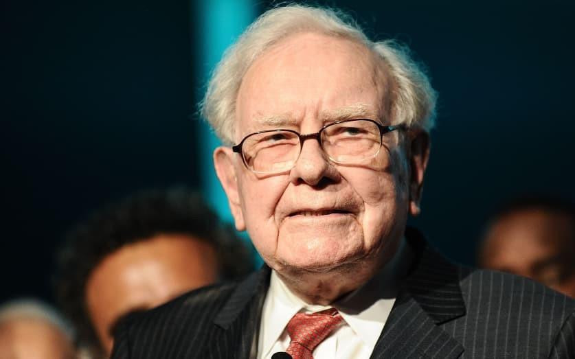 Bạn thân Warren Buffett tiết lộ bí quyết tránh phạm sai lầm trong đầu tư, &quot;Thần chứng khoán&quot; học lỏm và đã thành công - Ảnh 1.