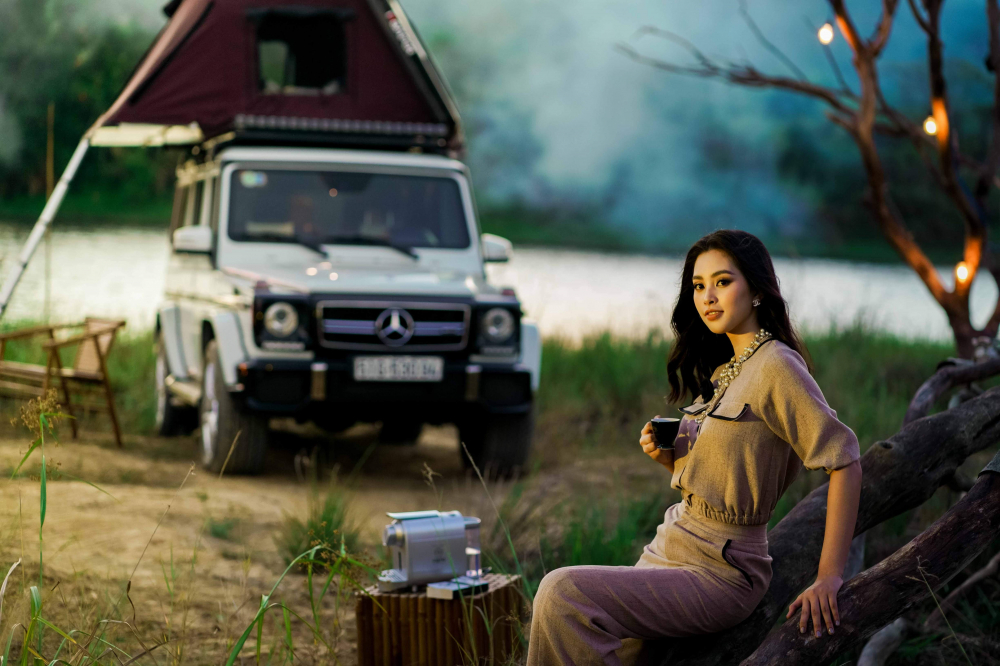 Hoa hậu Tiểu Vy sau 5 năm đăng quang: Dùng đồ hiệu, du lịch sang chảnh liên tục, chuyện tình ái gây tò mò hơn cả - Ảnh 7. Hoa hậu Tiểu Vy sau 5 năm đăng quang: Dùng đồ hiệu, du lịch sang chảnh liên tục, chuyện tình ái gây tò mò hơn cả - Ảnh 7.