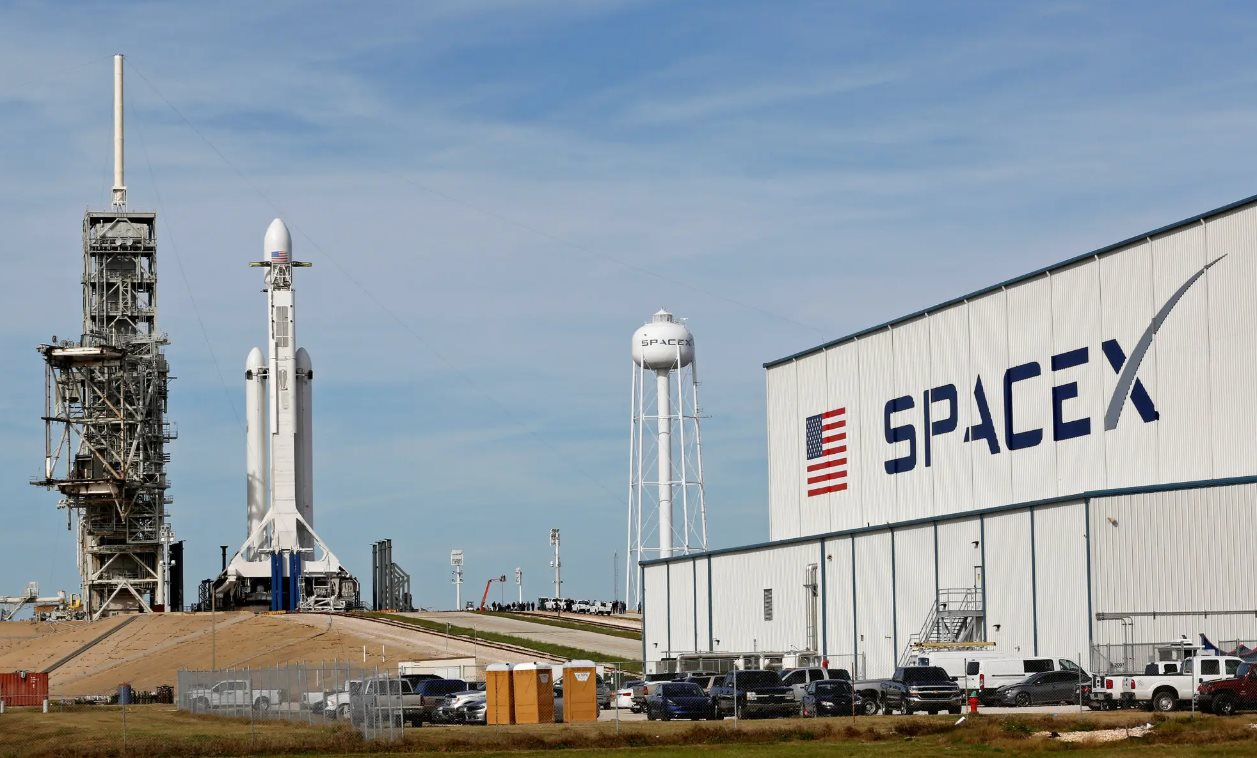 Siêu nhà máy tên lửa của Trung Quốc: Kế hoạch mới nhằm lật đổ Elon Musk sau khi thành công ‘hái quả ngọt’ từ cuộc cách mạng xe điện Tesla - Ảnh 2. Siêu nhà máy tên lửa của Trung Quốc: Kế hoạch mới nhằm lật đổ Elon Musk sau khi thành công ‘hái quả ngọt’ từ cuộc cách mạng xe điện Tesla - Ảnh 2.