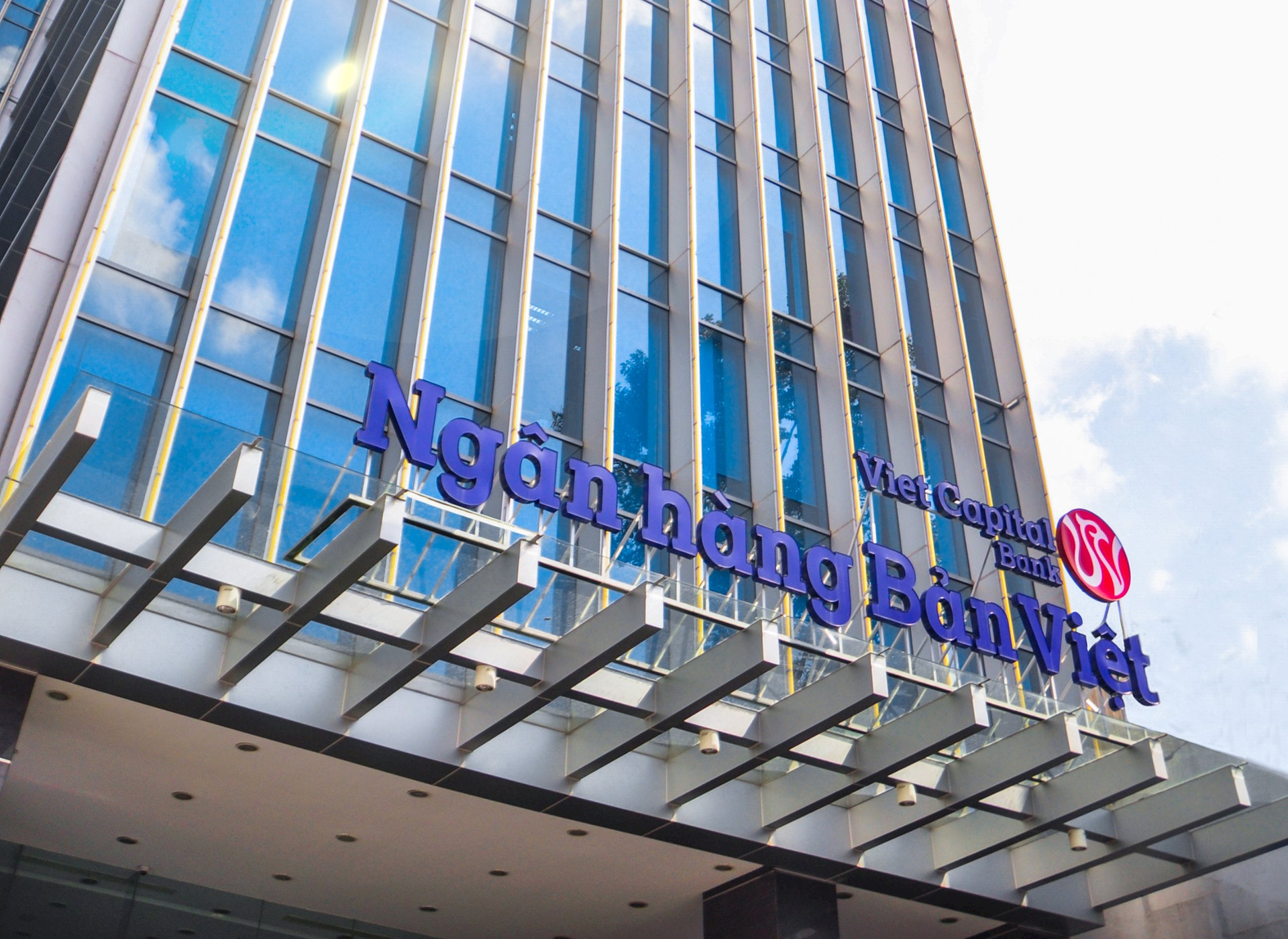NHNN chấp thuận cho Ngân hàng Bản Việt đổi tên từ Viet Capital Bank thành BVBank - Ảnh 1.