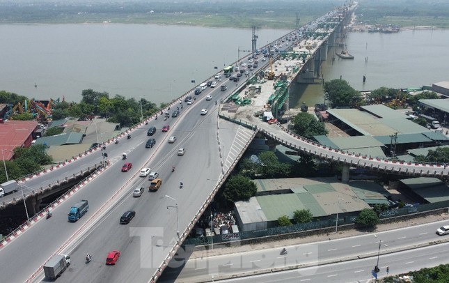 Cầu Vĩnh Tuy được hợp long sau hơn 2 năm thi công - Ảnh 2.