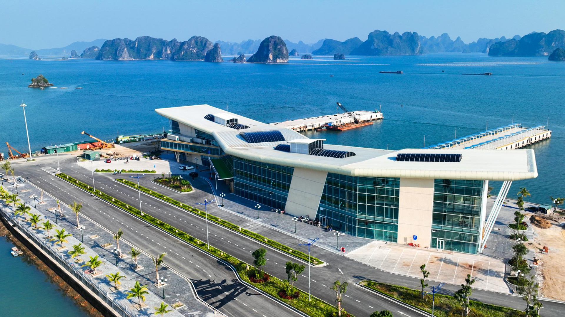 ‏Huyện đảo duy nhất có cả sân bay, cảng biển và đường cao tốc ở Việt Nam - Ảnh 7.