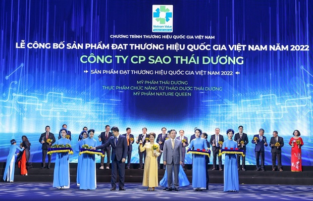 Vừa hết ồn ào, Võ Hà Linh tiếp tục lên livestream bán hàng, hứa hẹn sẽ có &quot;bom tấn&quot;: Lần này, có tới 4 nhãn hàng nào lựa chọn chiến thần? - Ảnh 3.