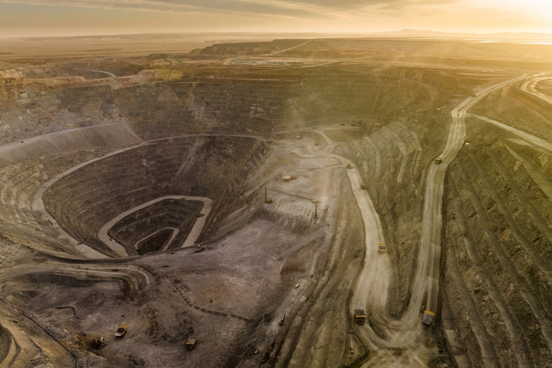 Mỏ kim loại đỏ khổng lồ nhấp nháy cảnh báo cuộc 'khủng hoảng lớn' với nguồn cung toàn cầu - Ảnh 1.