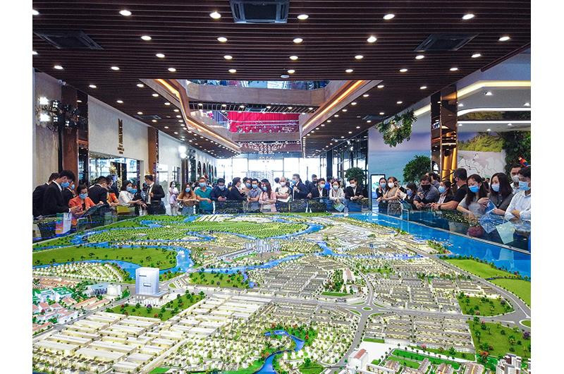 Người Việt mua BĐS để đầu tư cao hàng đầu khu vực, người càng nắm giữ nhiều nhà đất càng muốn mua thêm - Ảnh 1.