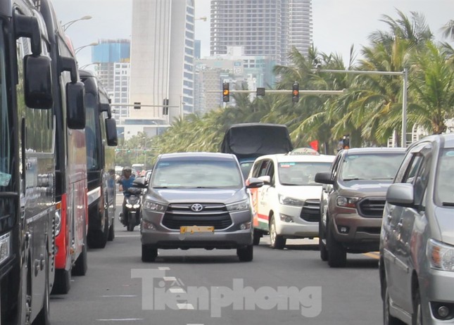 Đà Nẵng kiến nghị Bộ Giao thông làm rõ hợp đồng kinh doanh vận tải của Grab - Ảnh 1.