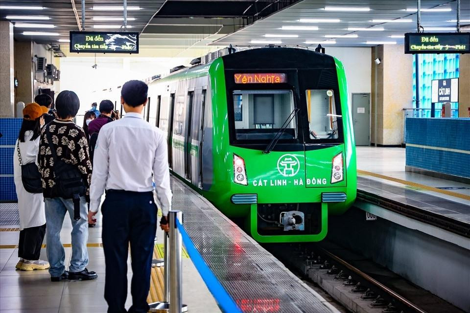 Đường sắt Cát Linh – Hà Đông: Bán vé mỗi ngày thu 180 triệu đồng không đủ trả lương, 1 đồng doanh thu có 6 đồng trợ giá, lãi gần trăm tỷ - Ảnh 1.