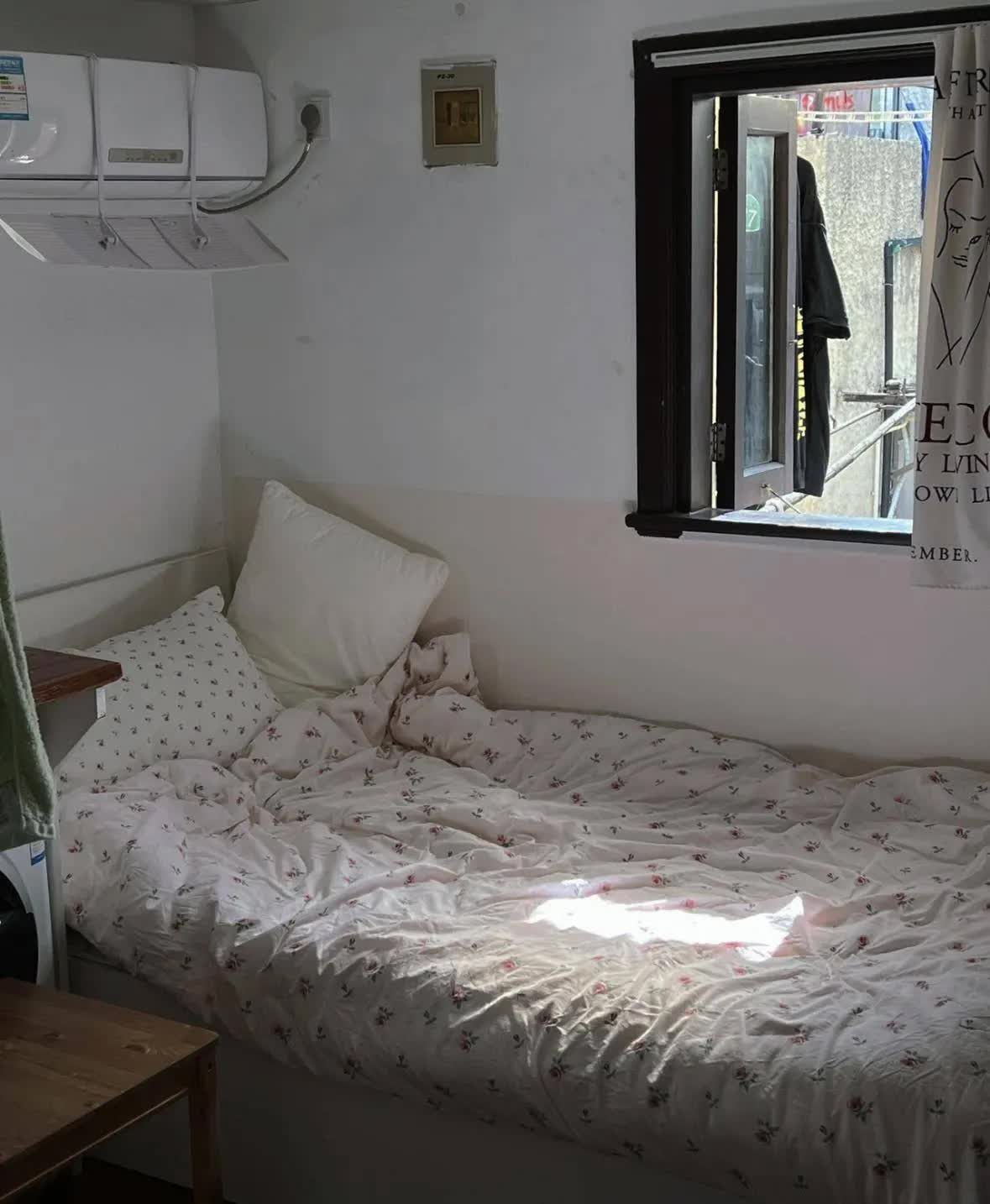 Bên trong căn hộ 8m2 ở Thượng Hải của cô gái độc thân: không gian siêu chật chội, chỉ nhìn cũng thấy bí bách - Ảnh 15.