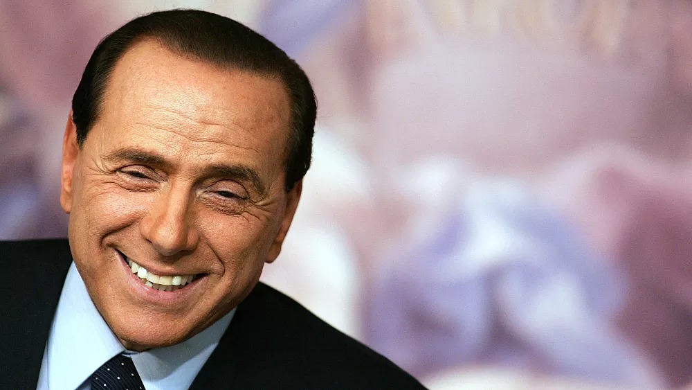 Cựu Thủ tướng Ý, tỷ phú Silvio Berlusconi đã xây dựng đế chế kinh doanh khổng lồ của mình thế nào? - Ảnh 2.