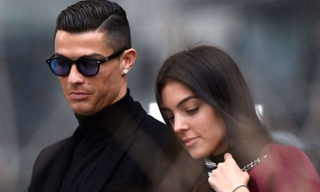 Những chi tiết lạ trong hợp đồng tiền hôn nhân của Ronaldo - Ảnh 2.