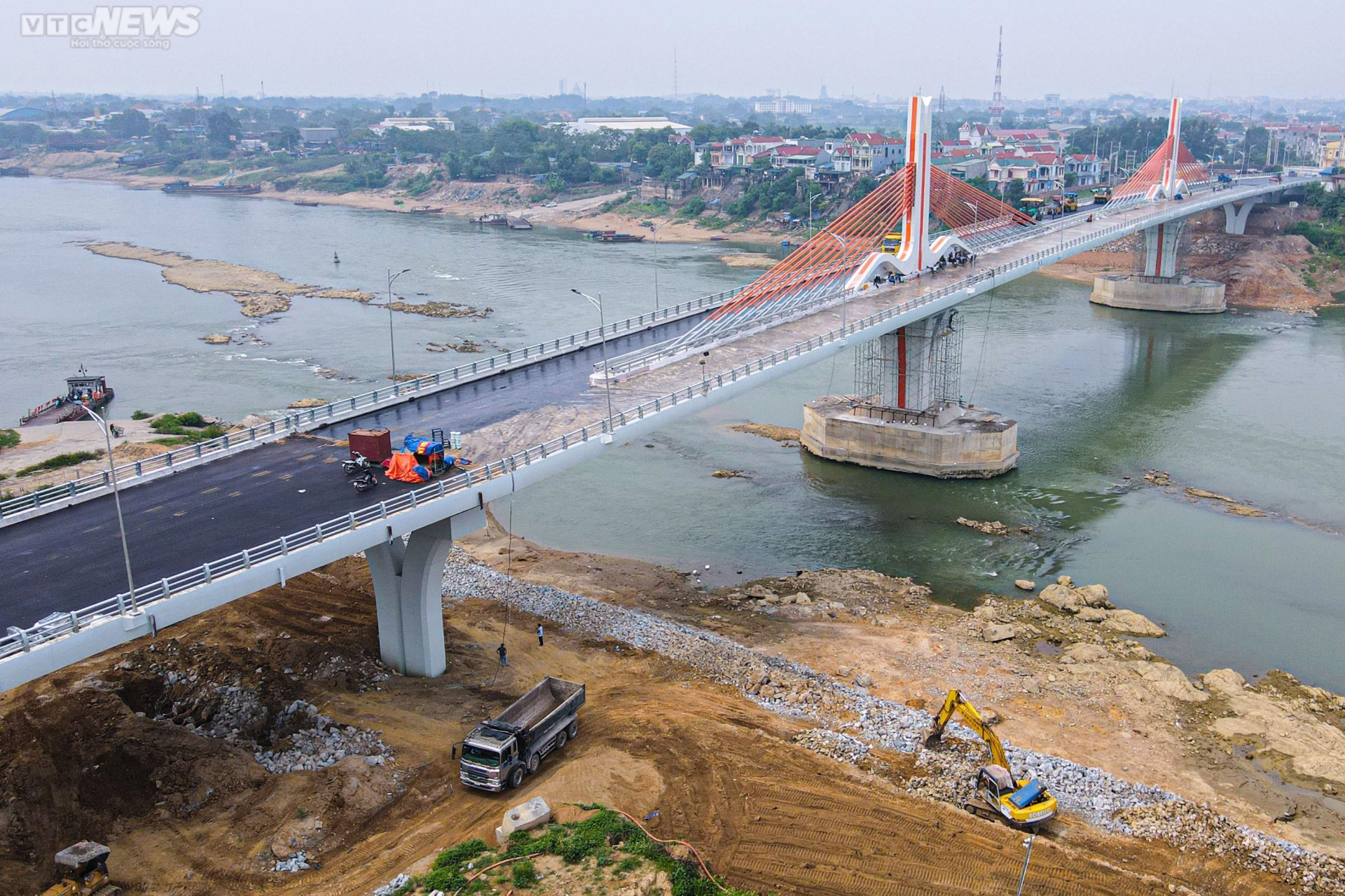 Chiêm ngưỡng cây cầu 540 tỷ đồng nối 2 tỉnh Vĩnh Phúc và Phú Thọ - Ảnh 3.