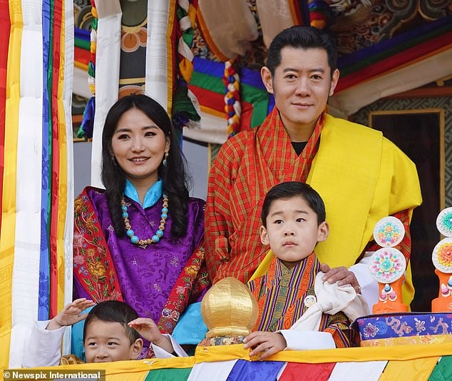 Hoàng hậu &quot;vạn người mê&quot; Bhutan thông báo tin mừng ngay sau sinh nhật tuổi 33, dân chúng vỡ òa hạnh phúc  - Ảnh 1.
