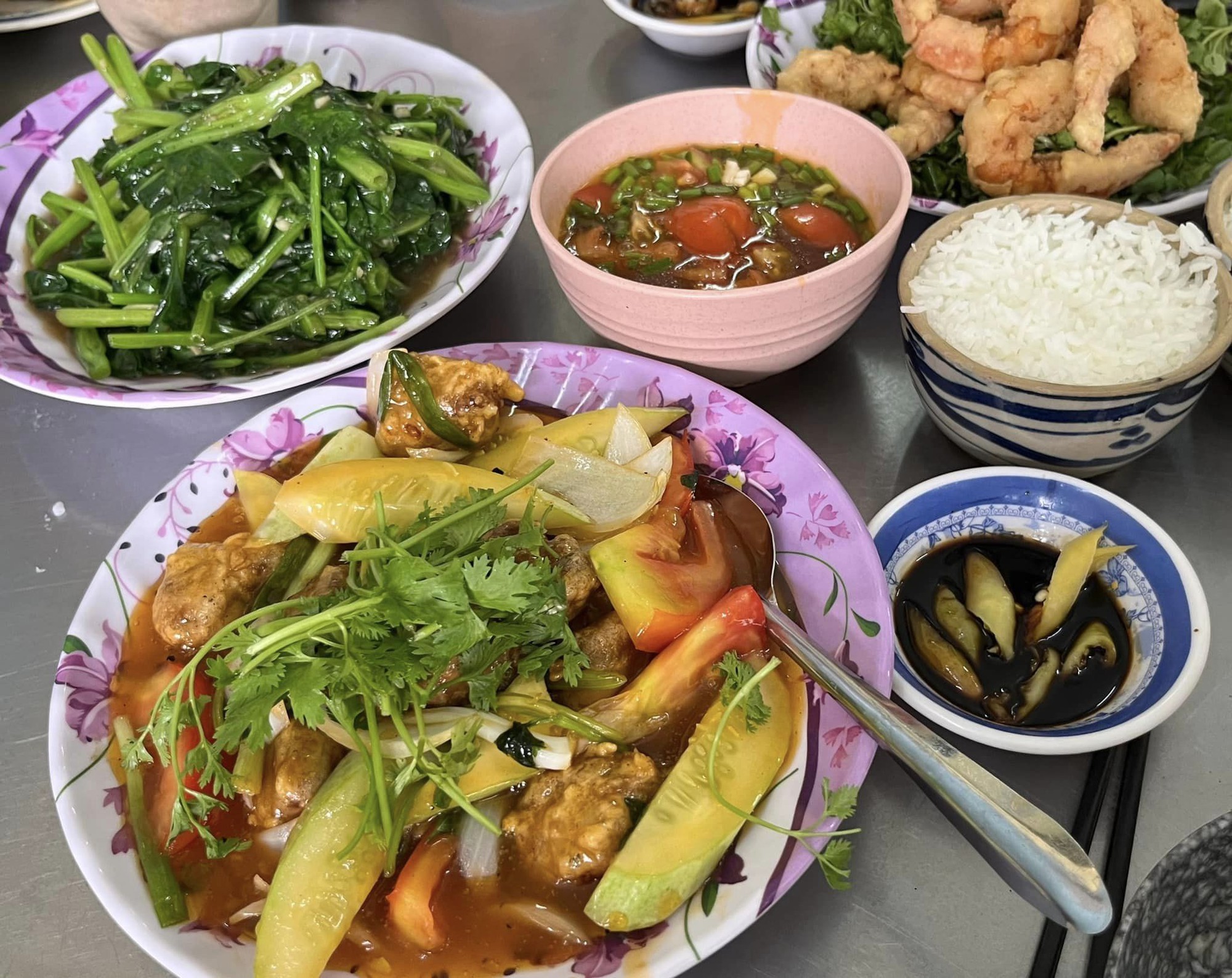 Thưởng thức hương vị bữa cơm gia đình người Hoa ở những quán ăn nào mới chuẩn tại TPHCM? - Ảnh 4.